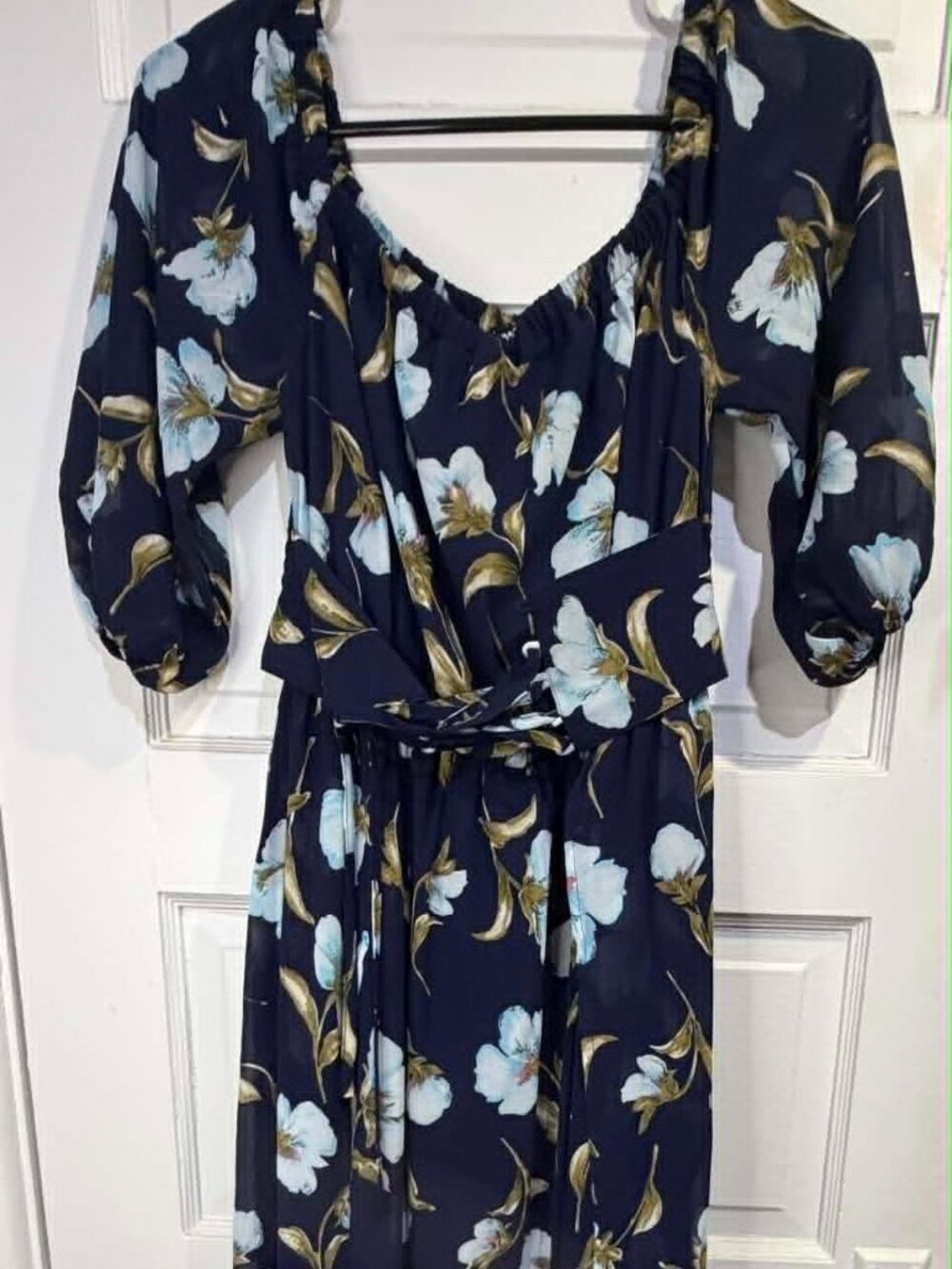 Hot glam dress size M Navy blue with flowers